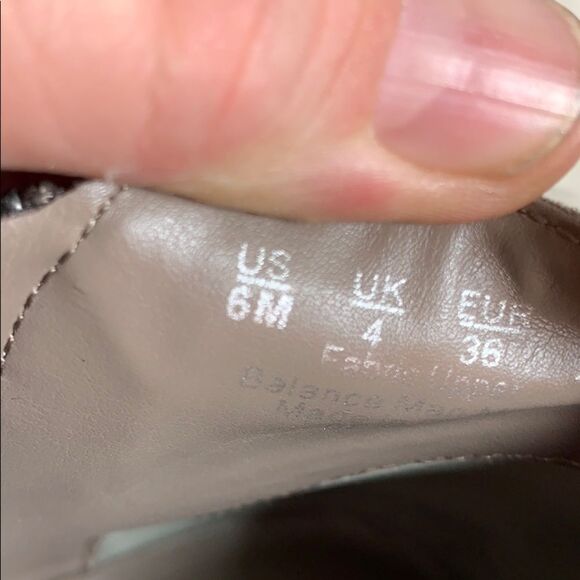 Carlos Santana Penny Perforated Booties Sz 6 - Picture 5 of 6